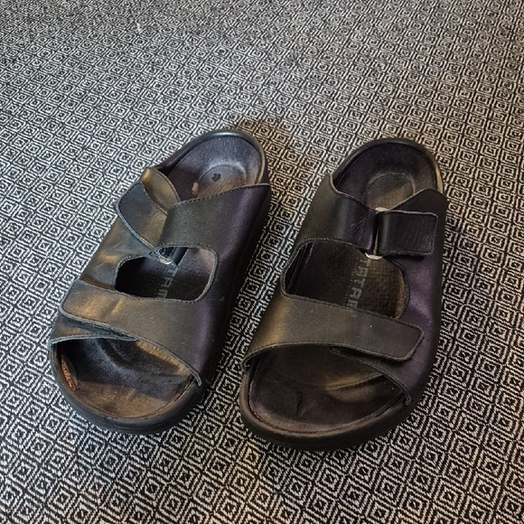 Kids Black Sandals - Picture 1 of 10